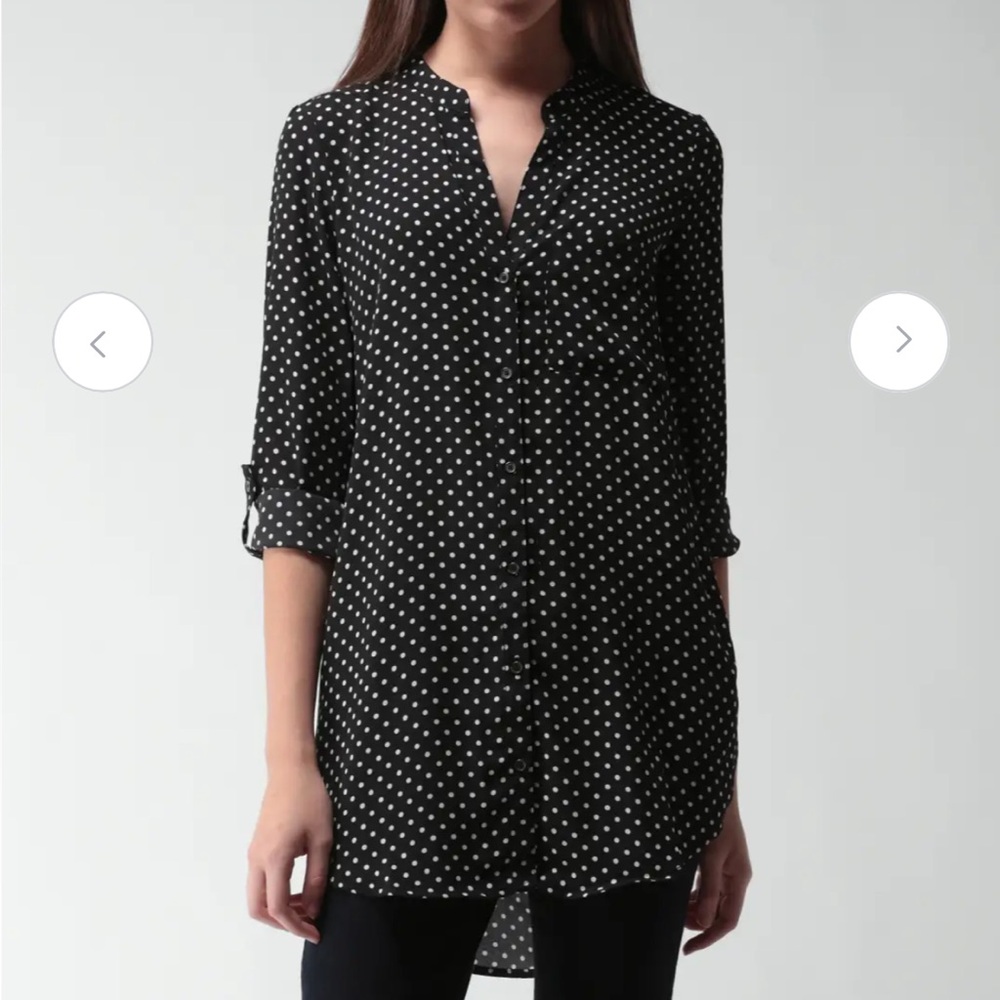 🌦️Come Clean Closet Sale🌦️ NWT polka dot top